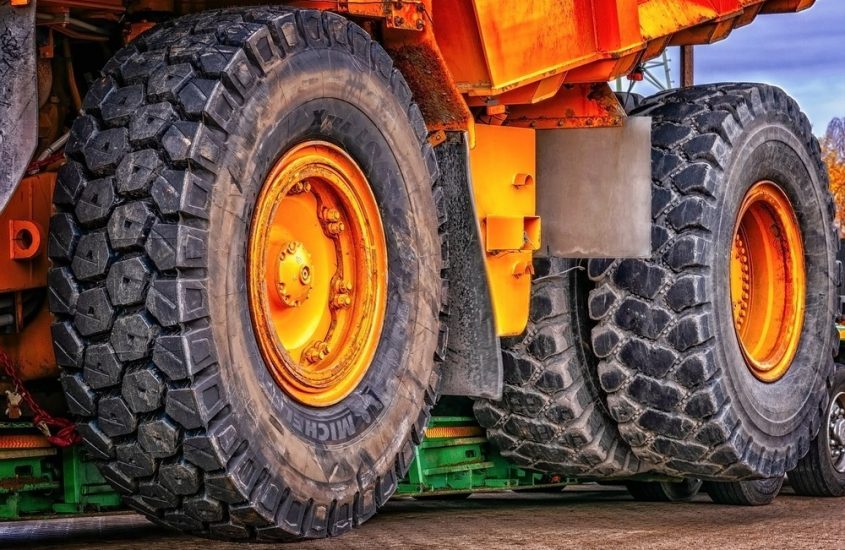 Baumaschinen von Blinto im Verkehr